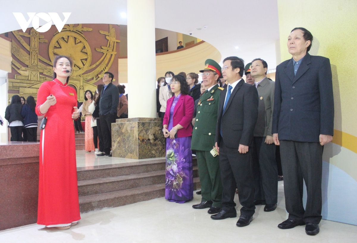 Triển lãm sách, ảnh về “Trung tướng Đồng Sỹ Nguyên - Cuộc đời và sự nghiệp”